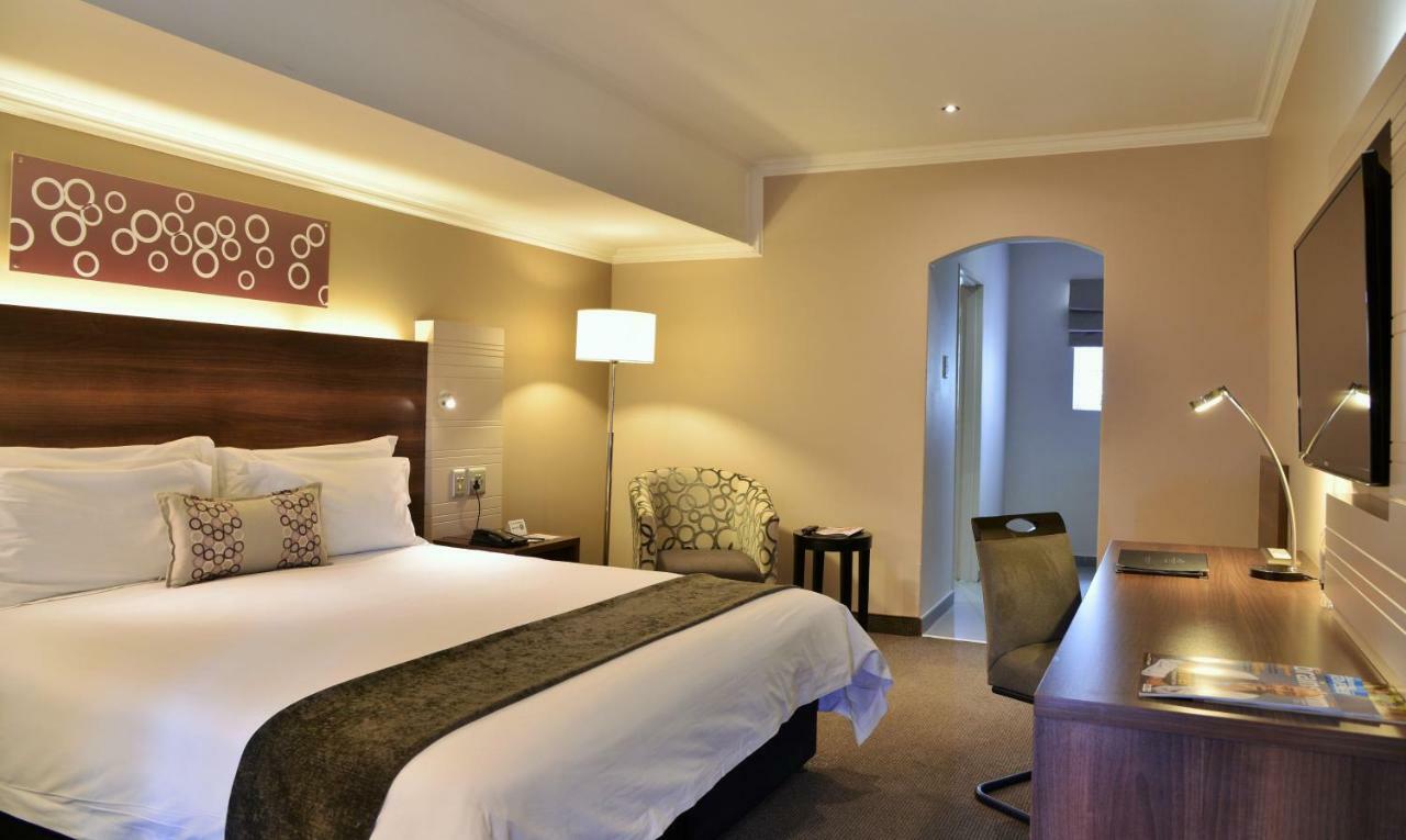 Birchwood Hotel And Or Tambo Conference Centre Boksburg Exterior photo