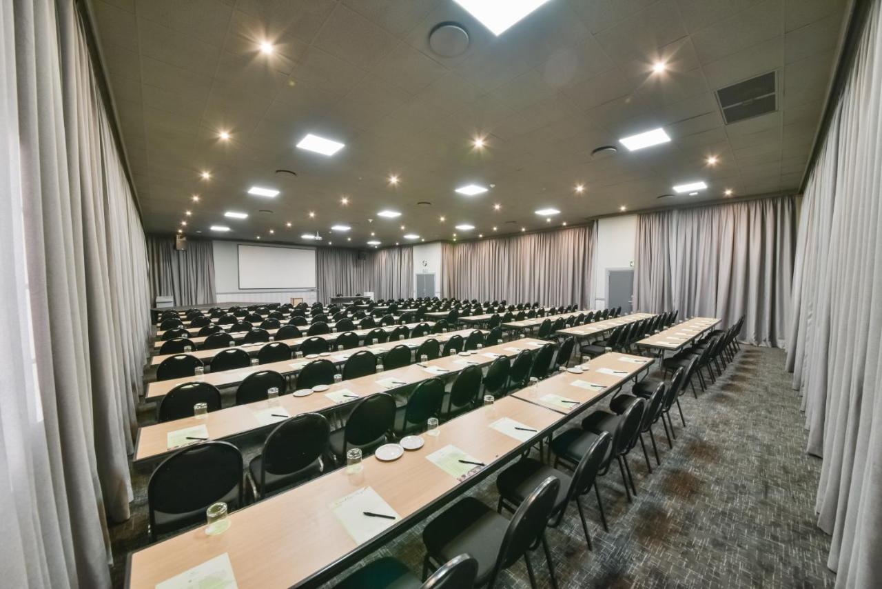 Birchwood Hotel And Or Tambo Conference Centre Boksburg Exterior photo